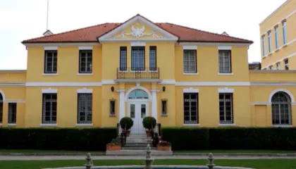 Ambasada Amerikane paralajmëron qytetarët për protestën e 10 Shkurtit në Tiranë