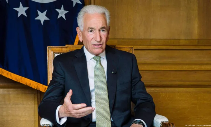 Ambasadorit amerikan në Francë i mohohet aksesi në qeveri