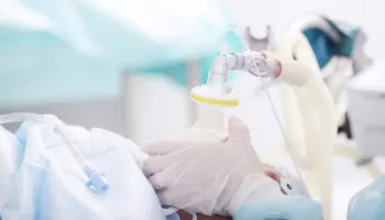 Anesteziologët: Frika më e zakonshme e pacientëve nën anestezi është frika e humbjes së kontrollit.