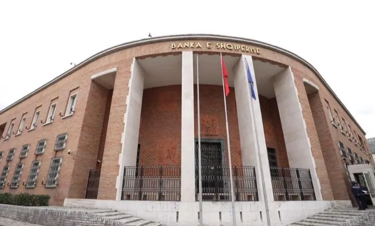 Anëtarësimi në SEPA ul ndjeshëm kostot e transfertave për Shqipërinë, Banka Botërore: Tarifa deri në 95% më të ulëta