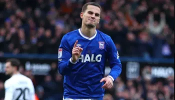 Anis Mehmeti i jashtëzakonshëm. Gol, asist dhe “Lojtari i ndeshjes”. Ipswich vetëm 3 pikë larg… Premier League (video)