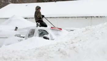 ‘Apokalips’ bore në SHBA/ Stuhia dimërore ‘paralizon’ bregun lindor, anulohen mbi 5.700 fluturime