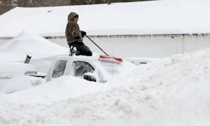 ‘Apokalips’ bore në SHBA/ Stuhia dimërore ‘paralizon’ bregun lindor, anulohen mbi 5.700 fluturime