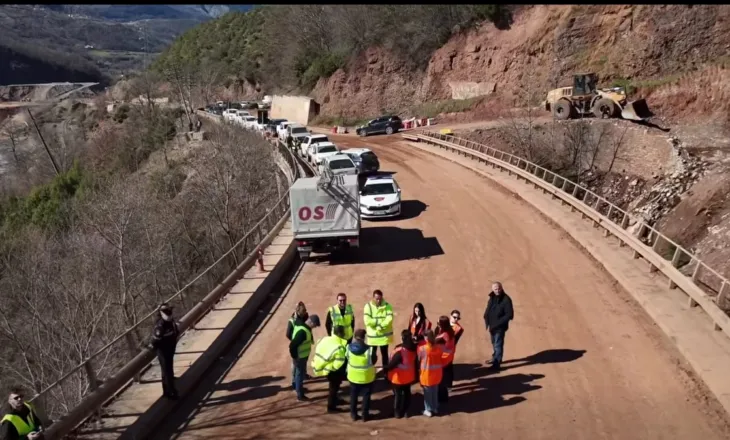ARSH: Vijojnë me intensitet të lartë punimet për ndërtimin e rrugës alternative në Librazhd
