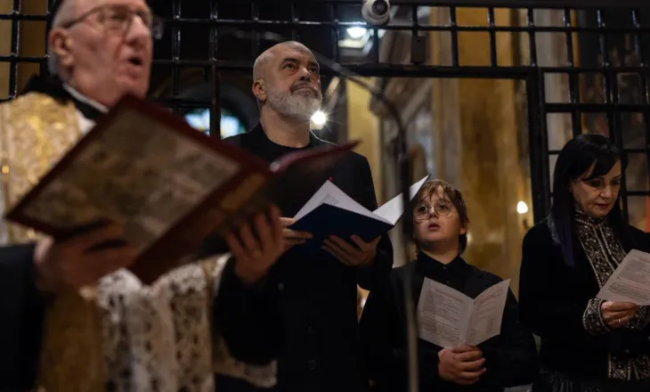 “Asnjë kryetar shteti shqiptar nuk e ka vizituar që prej 1467”, Rama: Vizita në Vatikan nisi nga ‘Zoja e Shqipërisë’ (FOTO)