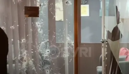 Atentati në Lezhë/ Breshërive të plumbave nga brenda berberhanes iu kundërpërgjigj një efektiv policie