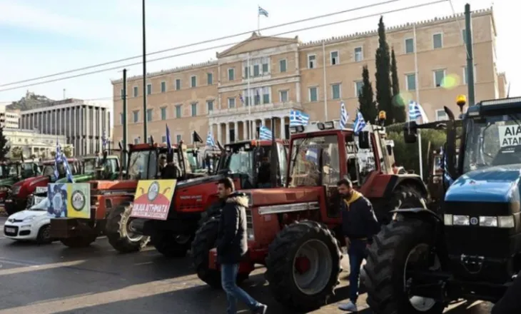 Athina “pushtohet” nga protestat, fermerët rrethojnë parlamentin grek