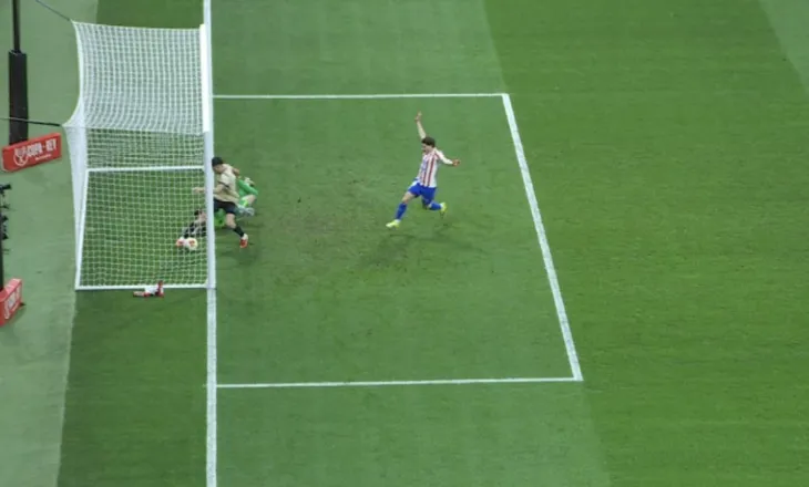 Atletico spektakël ndaj Barcelonës. Çfarë gafe nga Joan Garcia, Griezmann nuk fal (video)