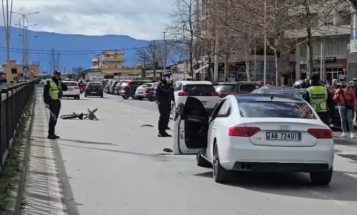 “Audi” përplas biçikletën në Vlorë, një person një gjendje të rëndë
