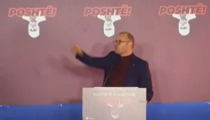 Aulon Kalaja nga protesta: Pushteti që shkel ligjin është mafie, jo qeveri