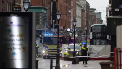 Autobusi përplas këmbësorët në qendër të Dublinit, një person i vdekur dhe tre të plagosur
