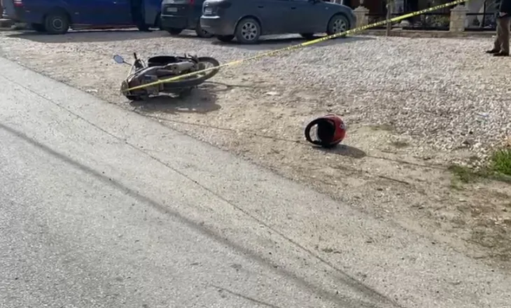 Automjeti përplas motorin në Kukës, përfundon në spital drejtuesi