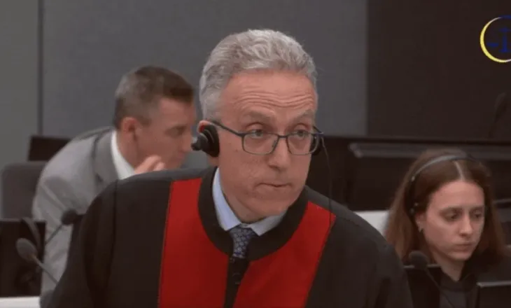 Avokati i Hashim Thaçit në Hagë: Prokuroria fshehu provat deri në dosjen përfundimtare