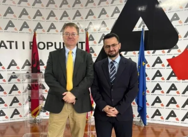 Avokati i Popullit takim me Ambasadorin britanik, fokusi te të drejtat e njeriut dhe perspektiva e të rinjve…