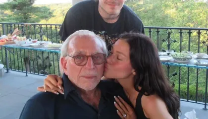 Babai i Nicola Peltz flet për herë të parë pas skandalit me familjen Beckham