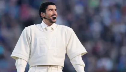 Bad Bunny/ Si punonjësi i supermarketit që shkruante këngë në dhomën e tij u bë fenomeni muzikor më i madh i epokës