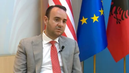 Balliu: Populli vetëmbrohet, nuk ushtron dhunë. Protestat do të përshkallëzohen