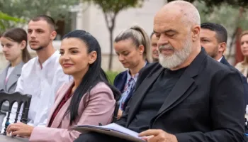 BALLUKU ME KA DOREZUAR TRE HERE DOREHEQJEN