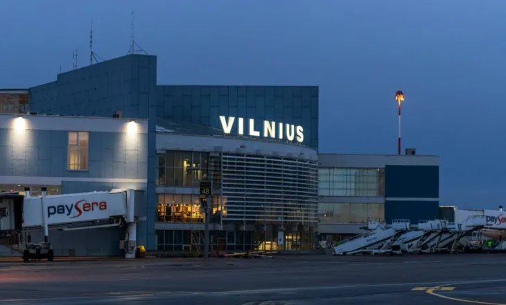 Balona nga Bjellorusia mbyllin aeroportin e Vilniusit për 75 minuta, autoritetet lituaneze flasin për rrezik ndaj sigurisë ajrore