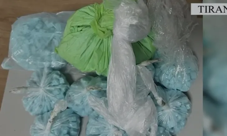 Banesa e kthyer në laborator droge, dy kushërinjtë kapen me 2200 tableta ekstazi