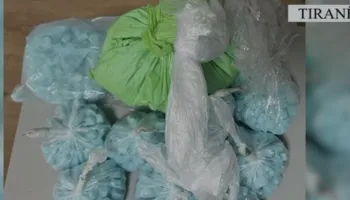 Banesa e kthyer në laborator droge, pranga dy kushërinjëve në Tiranë! Gjenden 2200 tableta me ekstazi