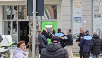 Banesat preken nga projekti që lidh bregdetin e Durrësit me qytetin, protestojnë banorët: Duam strehim, jo shpronësim