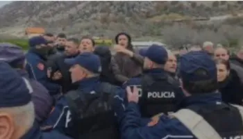 Banorët e Baks Rrojit sërish në protestë, për të ndaluar punimet e ndërtimit të resortit në tokat e tyre