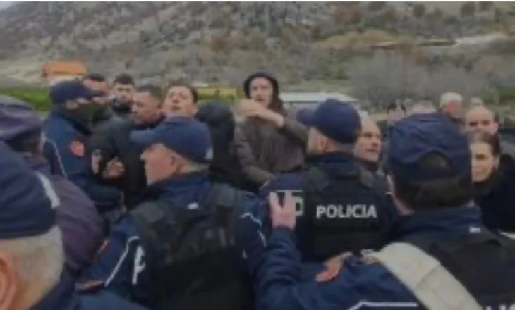 Banorët e Baks Rrojit sërish në protestë, për të ndaluar punimet e ndërtimit të resortit në tokat e tyre