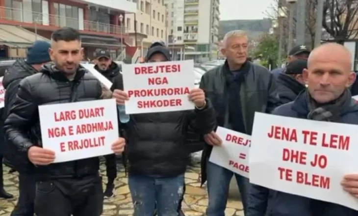 Banorët e BaksRrjollit dhe Durrësit sot në protestë para parlamentit