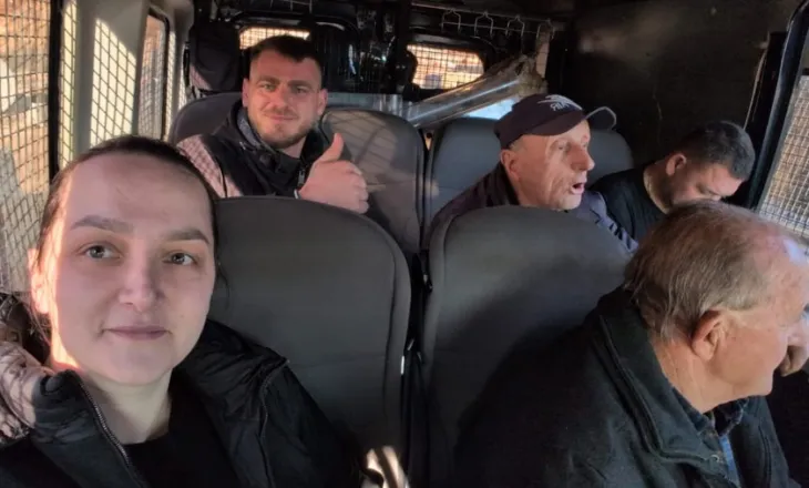 Banorët e Rrjollit bllokojnë punimet për resortin e Bashkim Ualjt, dhjetëra të arrestuar