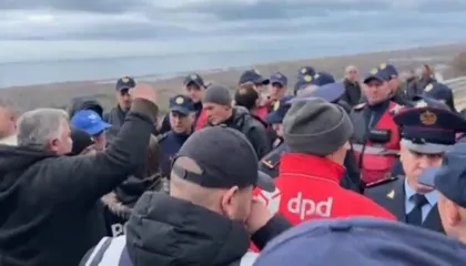 Banorët e Rrjollit kundër ndërtimit të “Blu Borgo”: Nuk do të ndalojmë