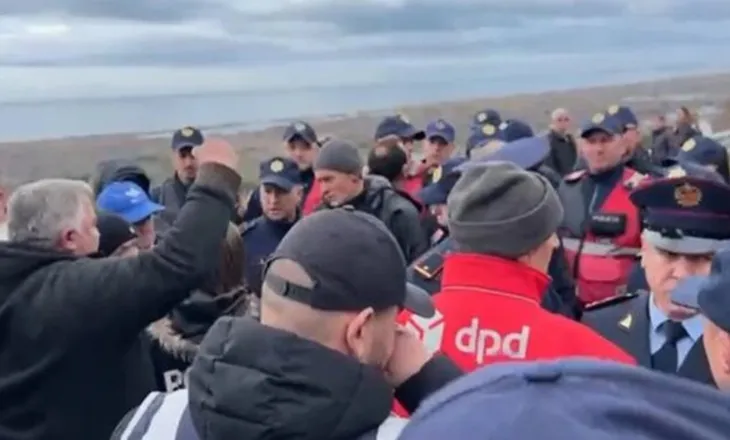 Banorët e Rrjollit kundër ndërtimit të “Blu Borgo”: Nuk do të ndalojmë