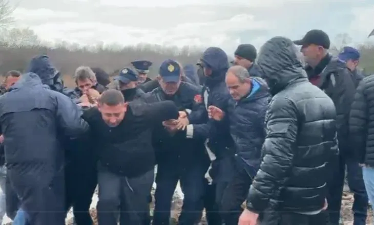 Banorët e Rrjollit sërish në protestë kundër resortit të Bashkim Ulajt: Do hyjmë në grevë urie përpara SPAK