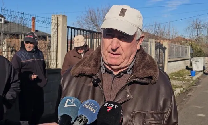 Banorët e Tërovës protestojnë për ujin e pijshëm: Ka 15 ditë ka një erë të rëndë, nuk e pimë dot