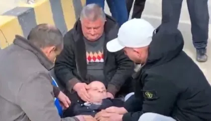 Banorët e Velipojës sërish në protestë, përplasen me policinë