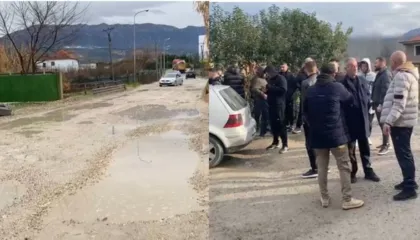 Banorët Luzit ngrihen përsëri në protestë për rrugën, edhe nxënësit bojkotojnë mësimin