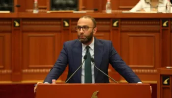 Bardhi bën thirrje për pjesëmarrje në protestë: Sot dita për të çliruar Shqipërinë nga korrupsioni