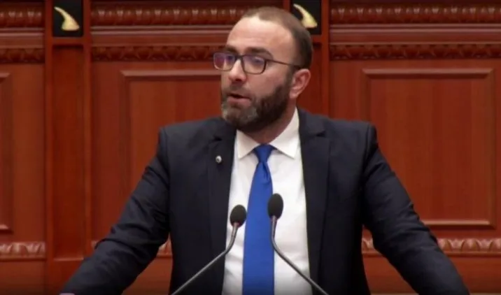 Bardhi, mazhorancës: E keni kthyer Kuvendin në bunker të zyrtarëve të korruptuar