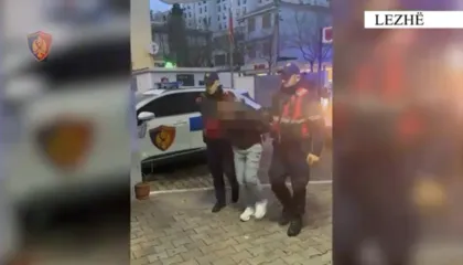 Bashkautor në prodhimin e 92 kg kanabis, arrestohet pas dy vitesh 34-vjeçari në Lezhë. Në banesë i gjenden thika