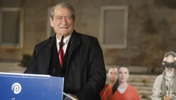 “Bashkë me “Lubinë” do shkosh atje ku ke vendin”/ Berisha: Nuk mbrohet Rama