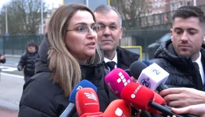 Bashkëshortja e Rexhep Selimit në Hagë: Presim lirimin e ish-krerëve të UÇK