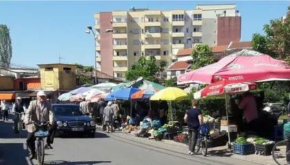 Bashkia bllokon qarkullimin në tregun e Zdraels, tregtarët: Do falimentojmë!