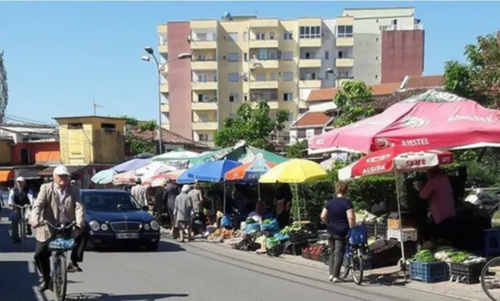 Bashkia bllokon qarkullimin në tregun e Zdraels, tregtarët: Do falimentojmë!