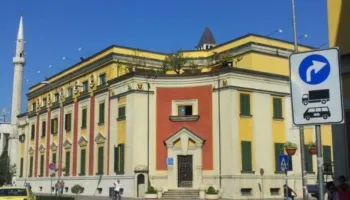 Bashkia e Tiranës zgjeron programin e mbështetjes sociale,1500 kredi të buta për familjet dhe çiftet e reja