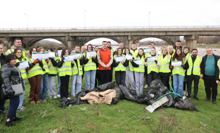 Bashkia Elbasan forcon monitorimin shkencor të mjedisit përgjatë lumit Shkumbin