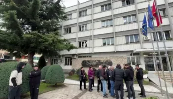 Bashkia i dha toka me qira për një biznes turistik në Pogradec, banorët e Gurasit: Janë tonat