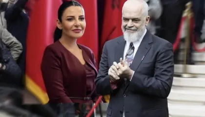 Baton Haxhiu: Balluku çoi dorëheqjen te Rama sot në mëngjes, kryeministri e refuzoi