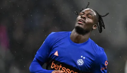 Bayern Muncih synon rinovimin e mbrojtjes, “fut në rreth” gjermanin zikaltër