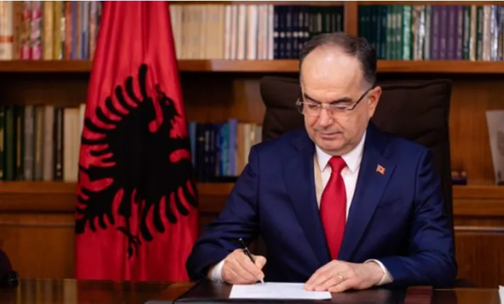 Begaj dekreton ligjin për konfliktin e interesit për zyrtarët e lartë