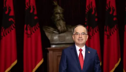 Begaj uron 18-vjetorin e Pavarësisë së Kosovës: Le të ecim bashkë drejt BE-së